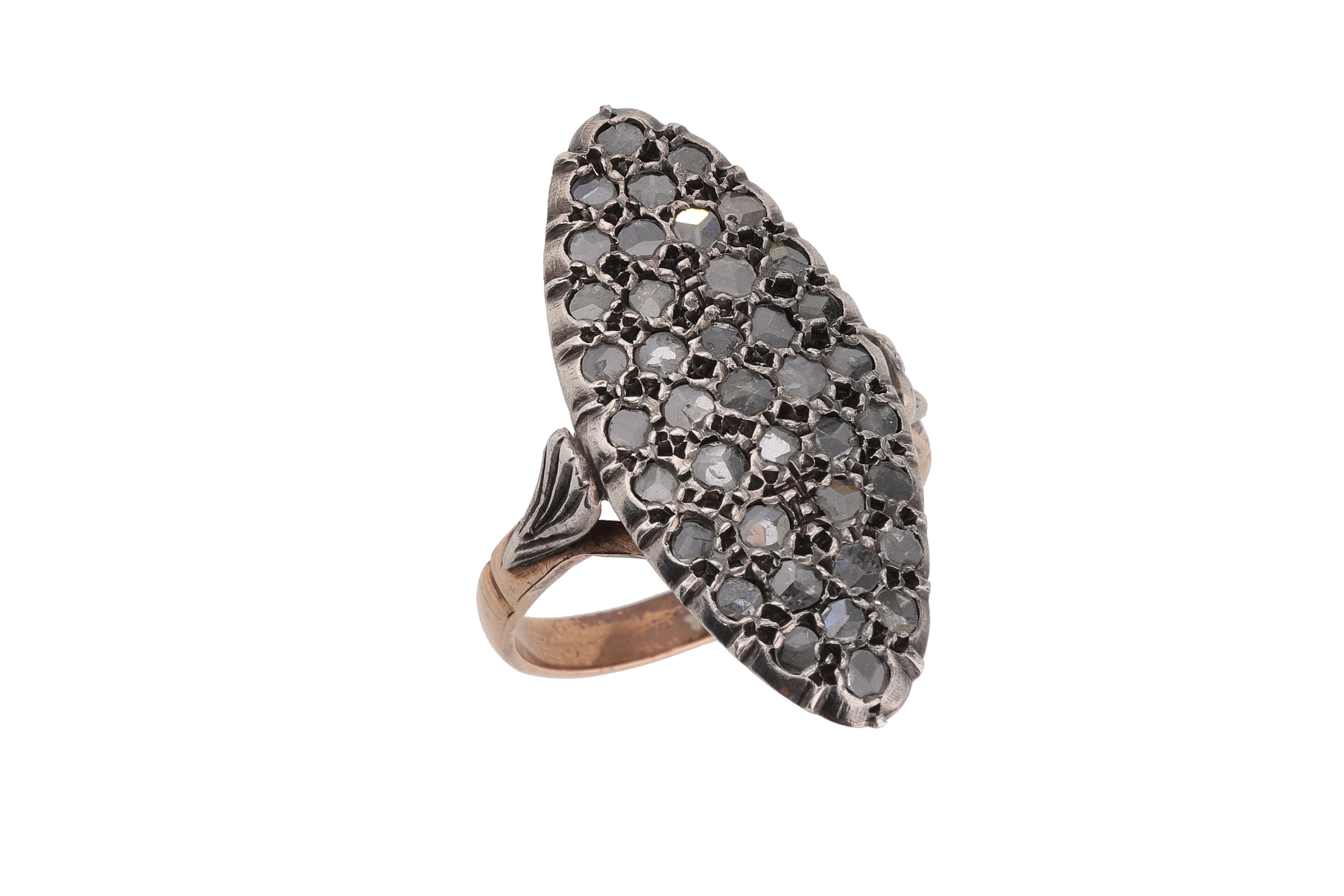 Anello a spoletta con pave' di diamanti - Asta Preziosi
