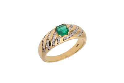 Anello con diamanti e smeraldo - Asta Preziosi Anello con diamanti e smeraldo - Asta Preziosi