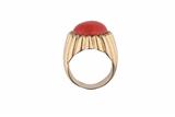Anello con bottone di corallo - Asta Preziosi