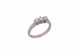 Anello Trilogy con diamanti - Asta Preziosi Anello Trilogy con diamanti - Asta Preziosi