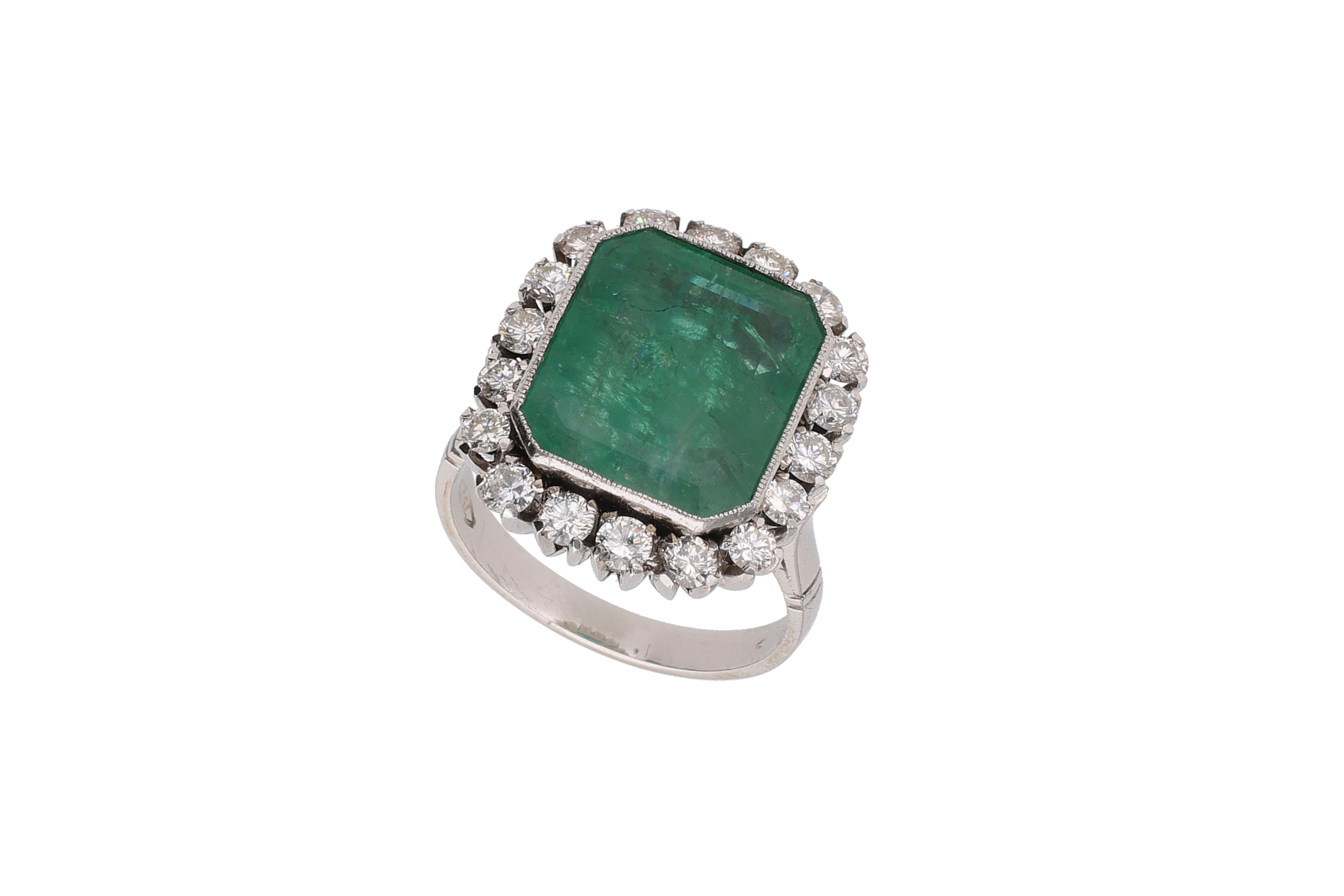 Anello con diamanti e smeraldo - Asta Preziosi