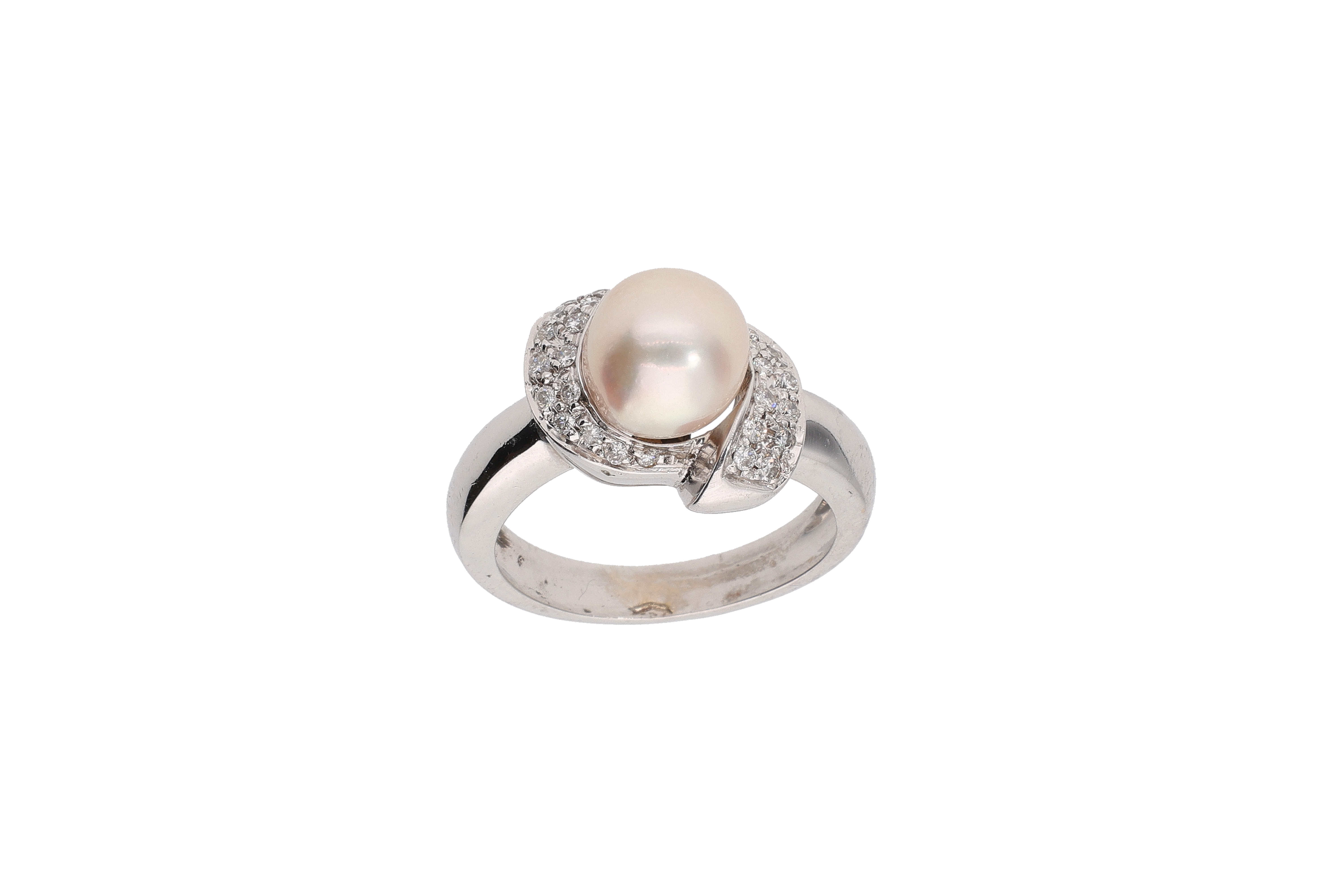 Anello con perla coltivata e diamanti - Asta Preziosi