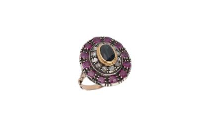 Anello con zaffiri, rubini e diamanti - Asta Preziosi Anello con zaffiri, rubini e diamanti - Asta Preziosi
