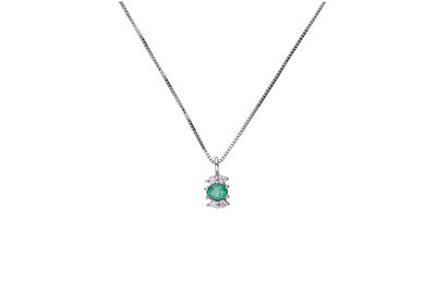 Collana e pendente con diamanti e smeraldo - Asta Preziosi Collana e pendente con diamanti e smeraldo - Asta Preziosi