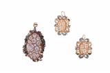 Orecchini e pendente con cammei e diamanti - Asta Preziosi Orecchini e pendente con cammei e diamanti - Asta Preziosi