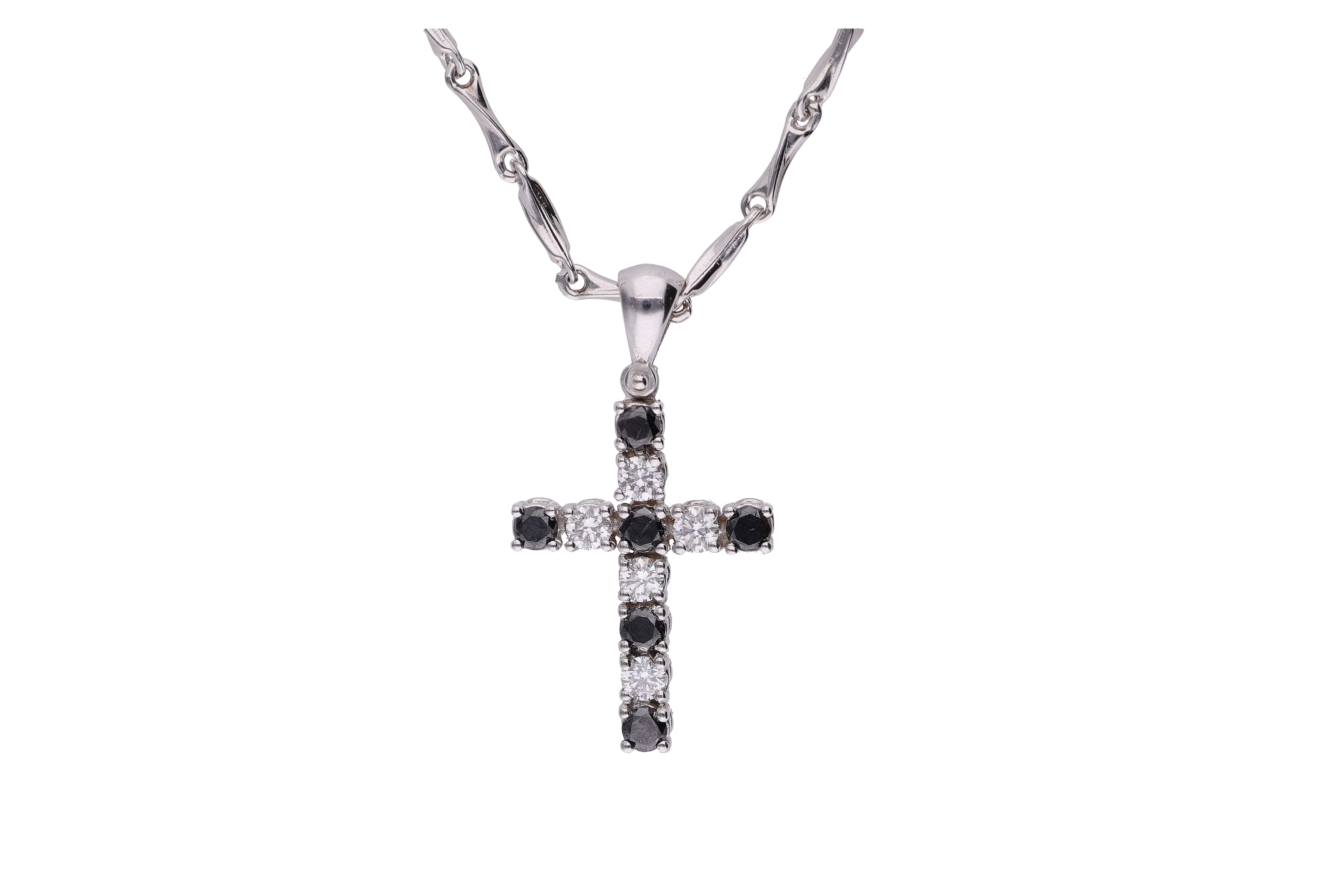 Collana e pendente a forma di croce con diamanti - Asta Preziosi