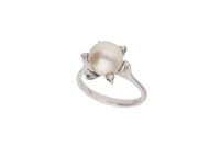 Anello con diamanti e perla coltivata - Asta Preziosi Anello con diamanti e perla coltivata - Asta Preziosi