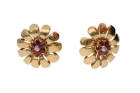 Paio di orecchini a forma di fiore con diamanti e rubini - Asta Preziosi Paio di orecchini a forma di fiore con diamanti e rubini - Asta Preziosi