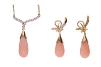 Parure composta da collana e paio di orecchini con diamanti e coralli - Asta Preziosi Parure composta da collana e paio di orecchini con diamanti e coralli - Asta Preziosi
