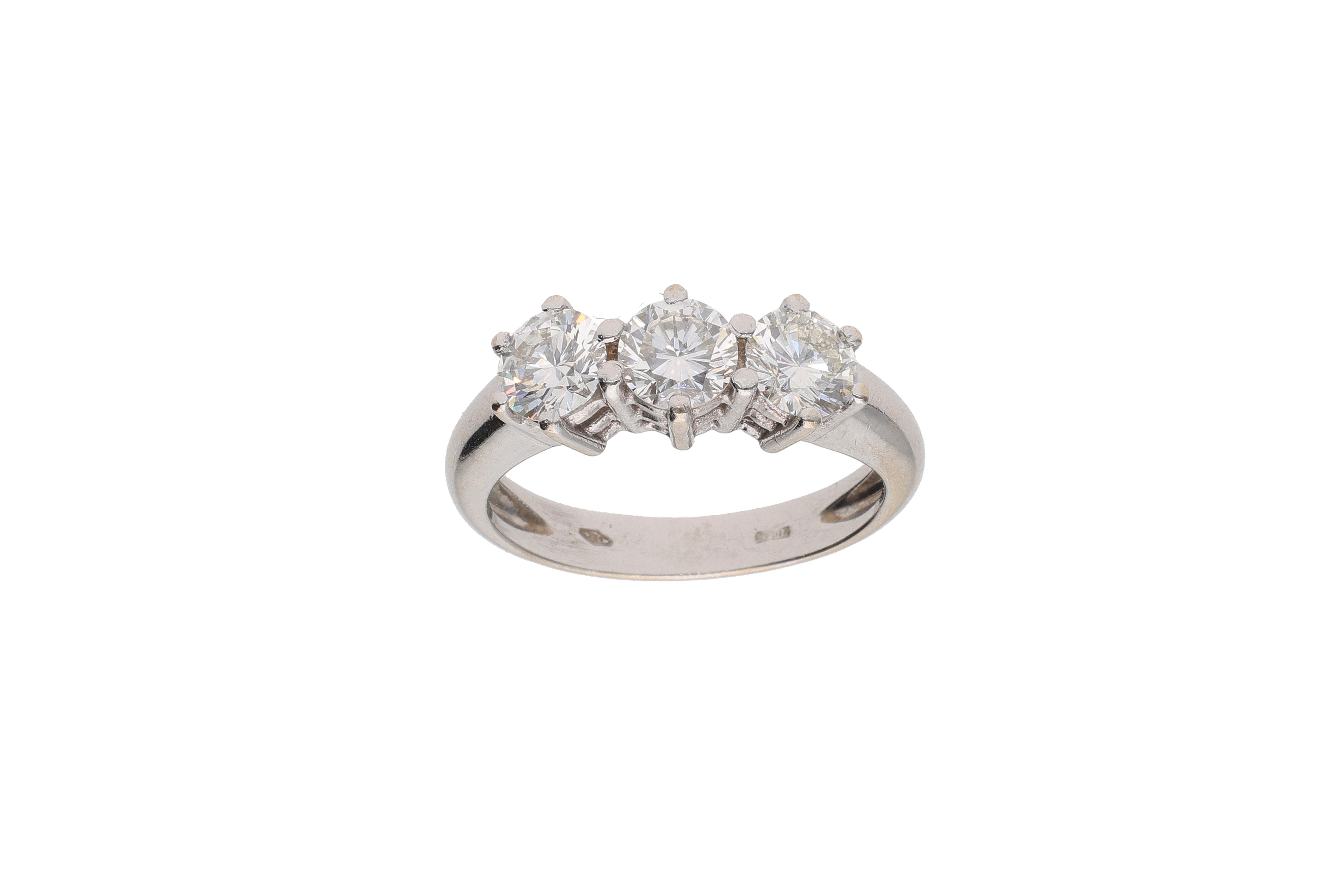Anello trilogy con diamanti - Asta Preziosi