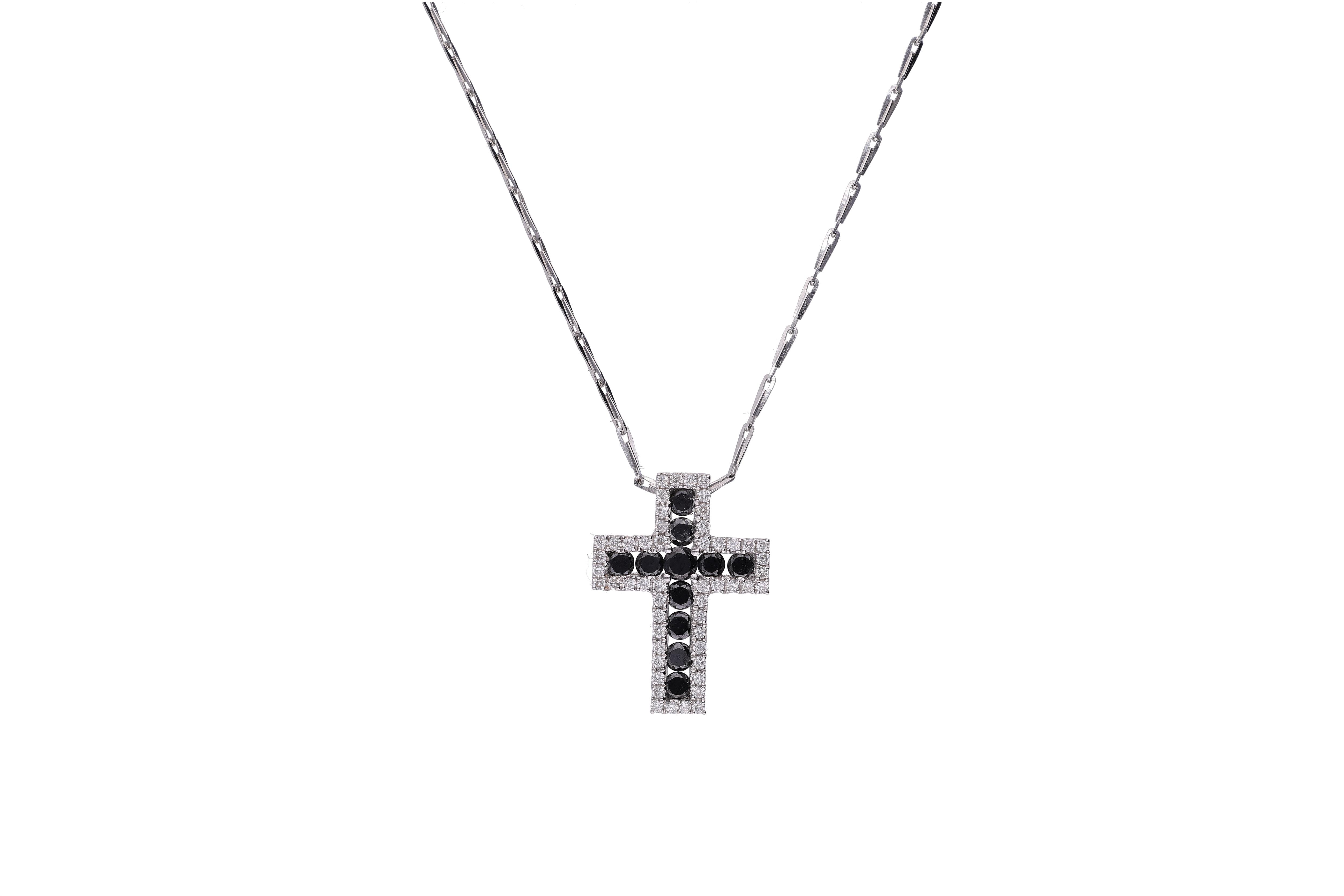 Collana e pendente a forma di croce con diamanti - Asta Preziosi