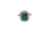 Anello con diamanti e smeraldo - Asta Preziosi Anello con diamanti e smeraldo - Asta Preziosi