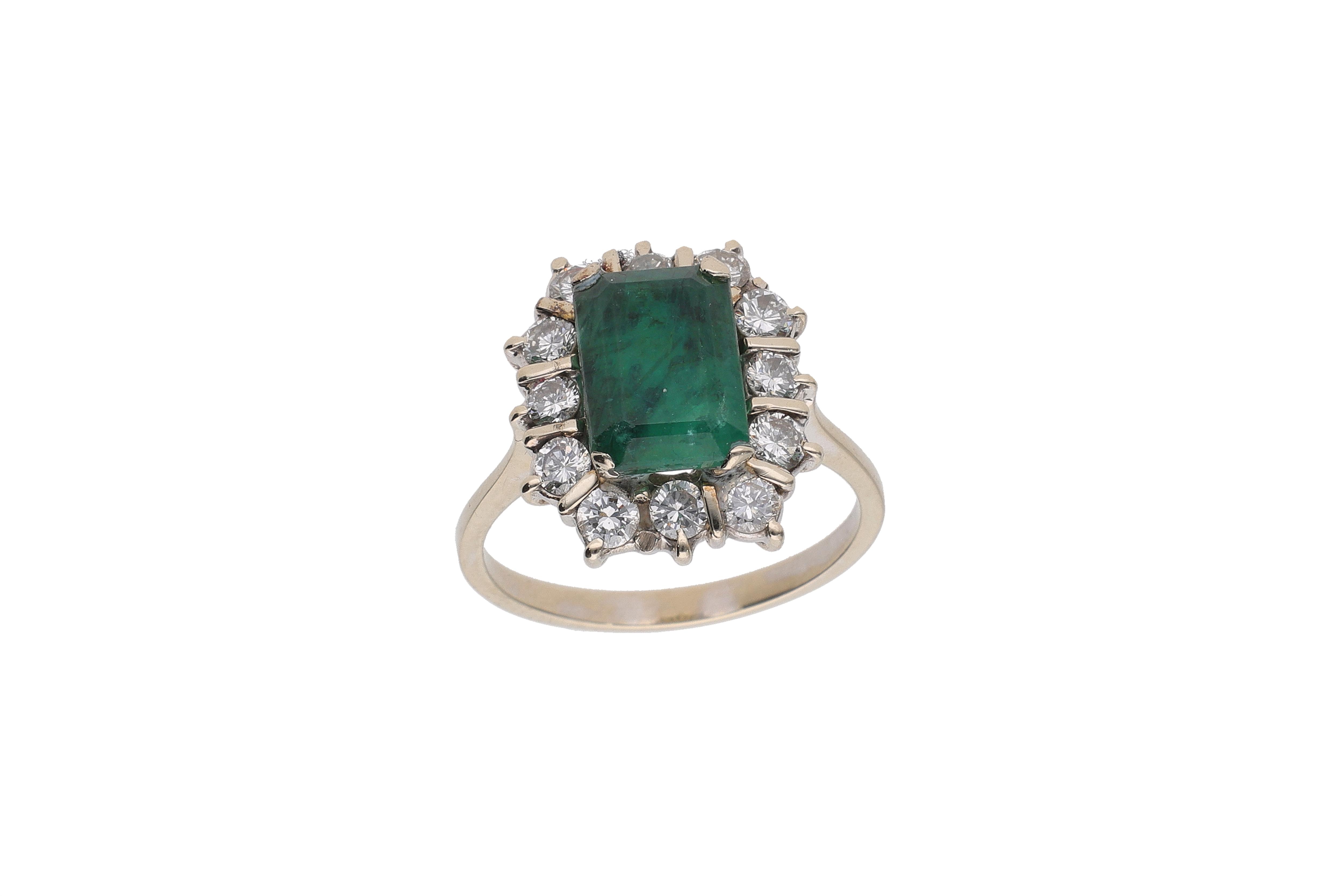 Anello con diamanti e smeraldo - Asta Preziosi