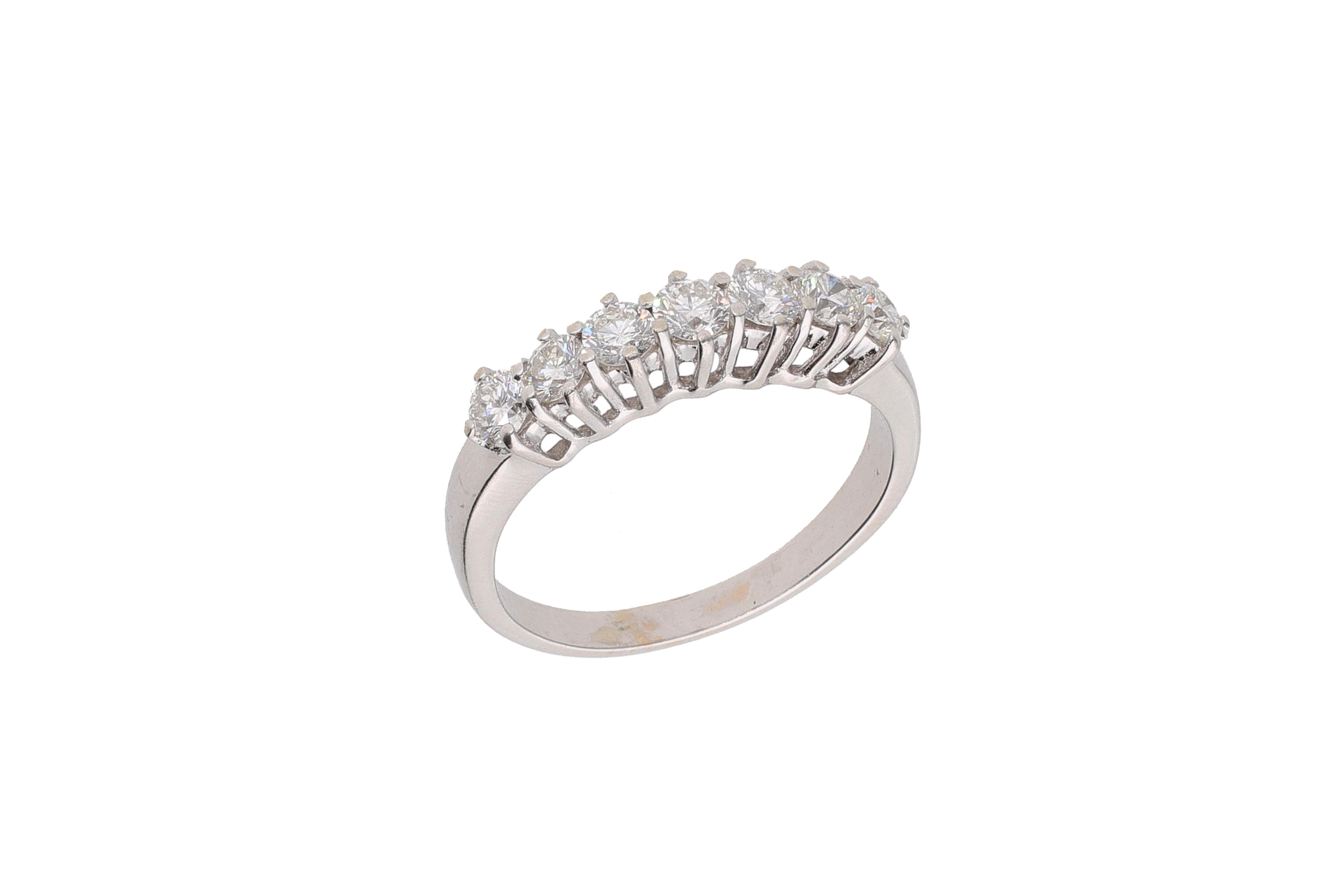 Anello con sette diamanti - Asta Preziosi