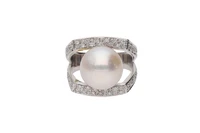 Anello con diamanti e perla coltivata - Asta Preziosi Anello con diamanti e perla coltivata - Asta Preziosi