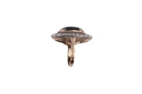 Anello in stile antico con diamanti e pietra - Asta Preziosi Anello in stile antico con diamanti e pietra - Asta Preziosi