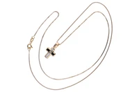 Collana con crocetta , diamante, madreperla e pietre nere - Asta Preziosi Collana con crocetta , diamante, madreperla e pietre nere - Asta Preziosi