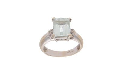 Anello con diamanti e acquamarina - Asta preziosi
