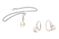 Demi parure con perle coltivate e diamanti - Asta Preziosi Demi parure con perle coltivate e diamanti - Asta Preziosi
