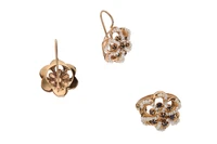 Parure, anello e paio di orecchini con zaffiri e microperle - Asta Preziosi Parure, anello e paio di orecchini con zaffiri e microperle - Asta Preziosi