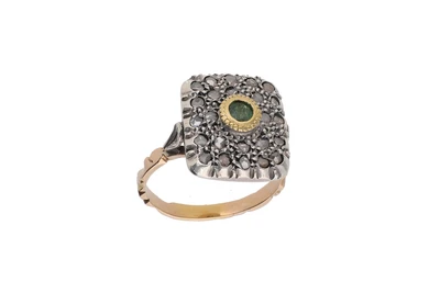Anello in stile antico con smeraldo e diamanti - Asta Preziosi Anello in stile antico con smeraldo e diamanti - Asta Preziosi