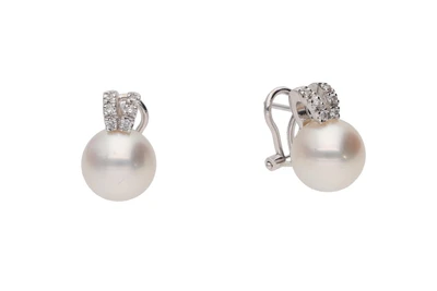 Coppia di orecchini con perle coltivate e diamanti - Asta Preziosi