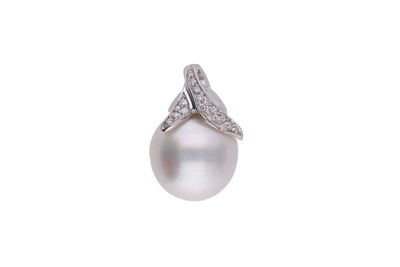 Pendente con diamanti e perla coltivata - Asta Preziosi Pendente con diamanti e perla coltivata - Asta Preziosi