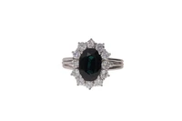 Anello con diamanti e zaffiro - Asta Preziosi Anello con diamanti e zaffiro - Asta Preziosi