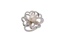 Anello con perla coltivata e diamanti - Asta Preziosi Anello con perla coltivata e diamanti - Asta Preziosi