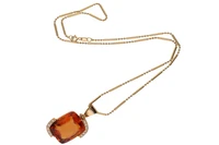 Collana con pendente di diamanti e pietra - Asta Preziosi Collana con pendente di diamanti e pietra - Asta Preziosi