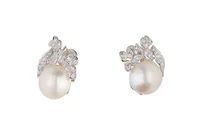 Orecchini con perle coltivate barocche e diamanti - Asta Preziosi Orecchini con perle coltivate barocche e diamanti - Asta Preziosi