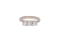 Recarlo, anello trilogy con diamanti - Asta Preziosi Recarlo, anello trilogy con diamanti - Asta Preziosi