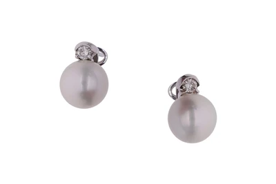 Orecchini con perle coltivate e diamanti - Asta Preziosi Orecchini con perle coltivate e diamanti - Asta Preziosi