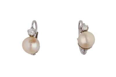 Paio di orecchini con perle coltivate e diamanti - Asta Preziosi Paio di orecchini con perle coltivate e diamanti - Asta Preziosi