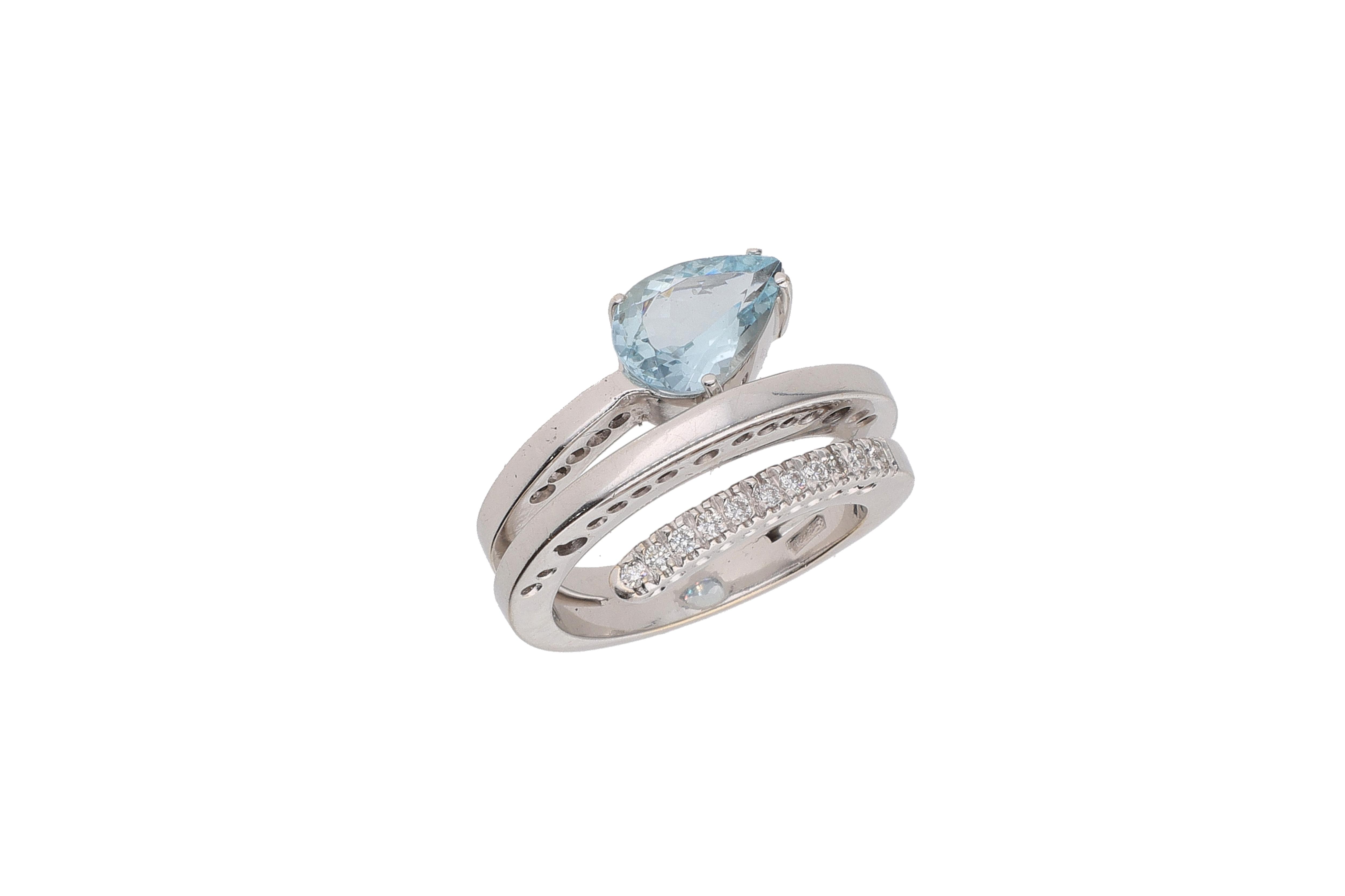 Anello con diamanti e pietra azzurra - Asta Preziosi