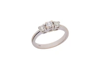 Anello trilogy con diamanti - Asta Preziosi Anello trilogy con diamanti - Asta Preziosi