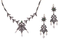 Demi parure con diamanti, smeraldi e perle - Asta Preziosi Demi parure con diamanti, smeraldi e perle - Asta Preziosi