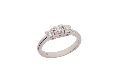 Anello trilogy con diamanti - Asta Preziosi Anello trilogy con diamanti - Asta Preziosi