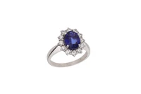 Anello con pietra blu e diamanti - Asta Preziosi Anello con pietra blu e diamanti - Asta Preziosi