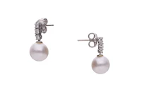 Coppia di orecchini pendenti con perle coltivate e diamanti - Asta Preziosi Coppia di orecchini pendenti con perle coltivate e diamanti - Asta Preziosi