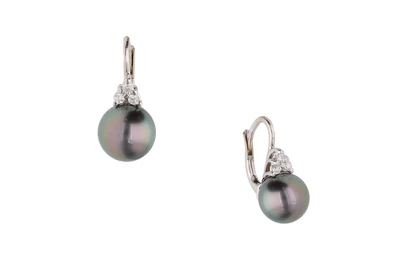 Orecchini con perle coltivate e diamanti - Asta Preziosi Orecchini con perle coltivate e diamanti - Asta Preziosi