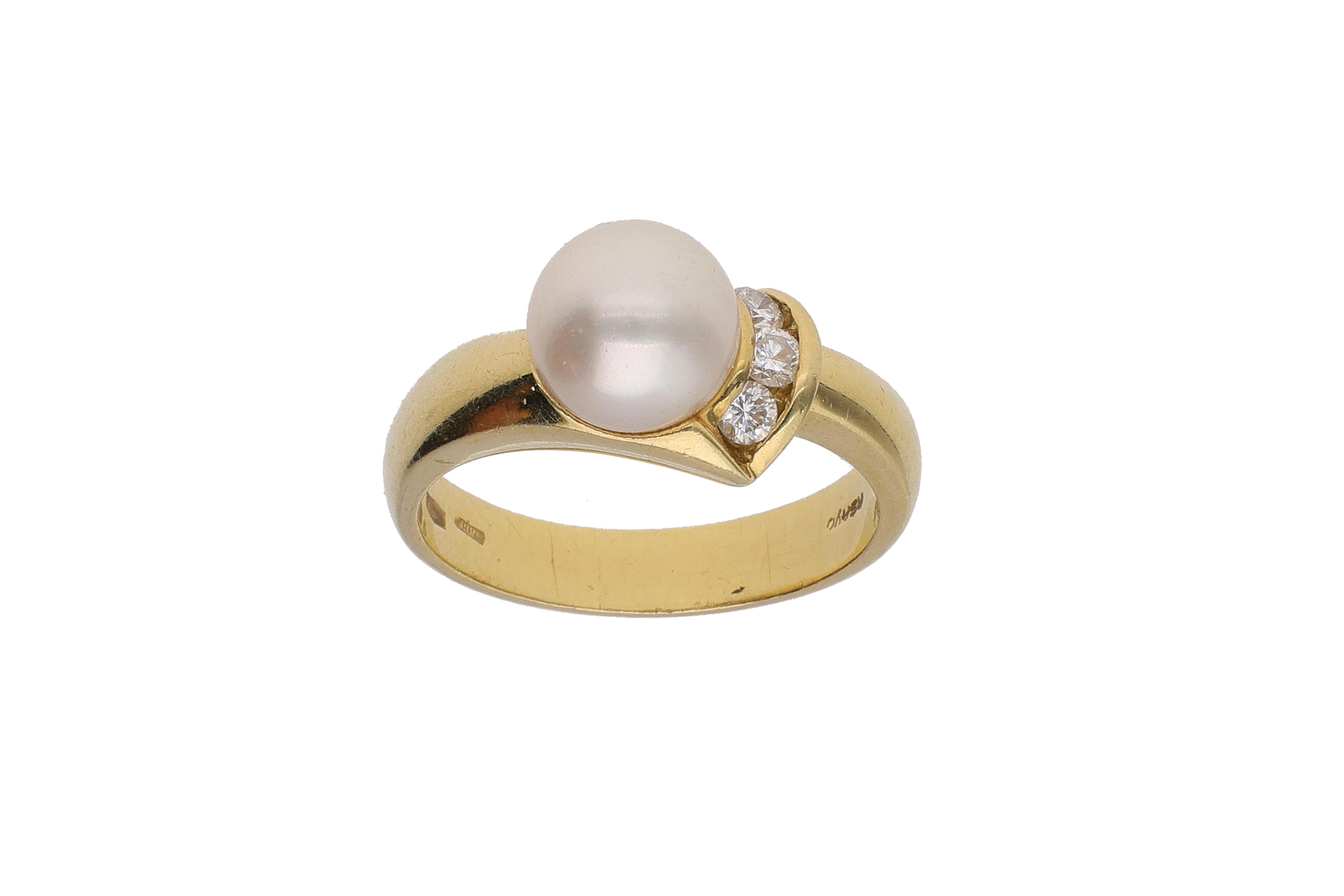 Anello con diamanti e perla coltivata - Asta Preziosi
