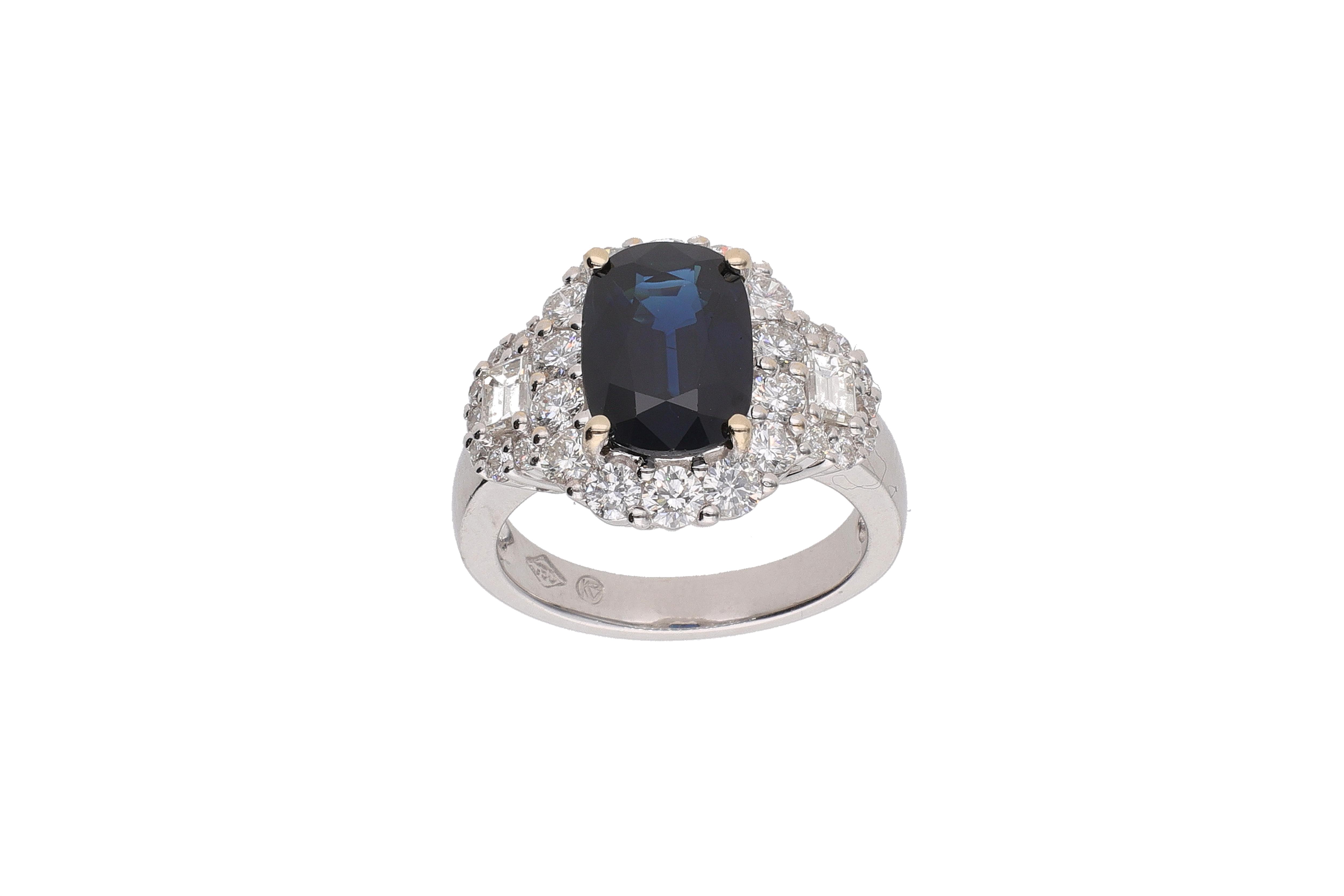 Anello con zaffiro e diamanti - Asta Preziosi