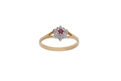 Anello con diamanti e piccolo rubino - Asta Preziosi Anello con diamanti e piccolo rubino - Asta Preziosi