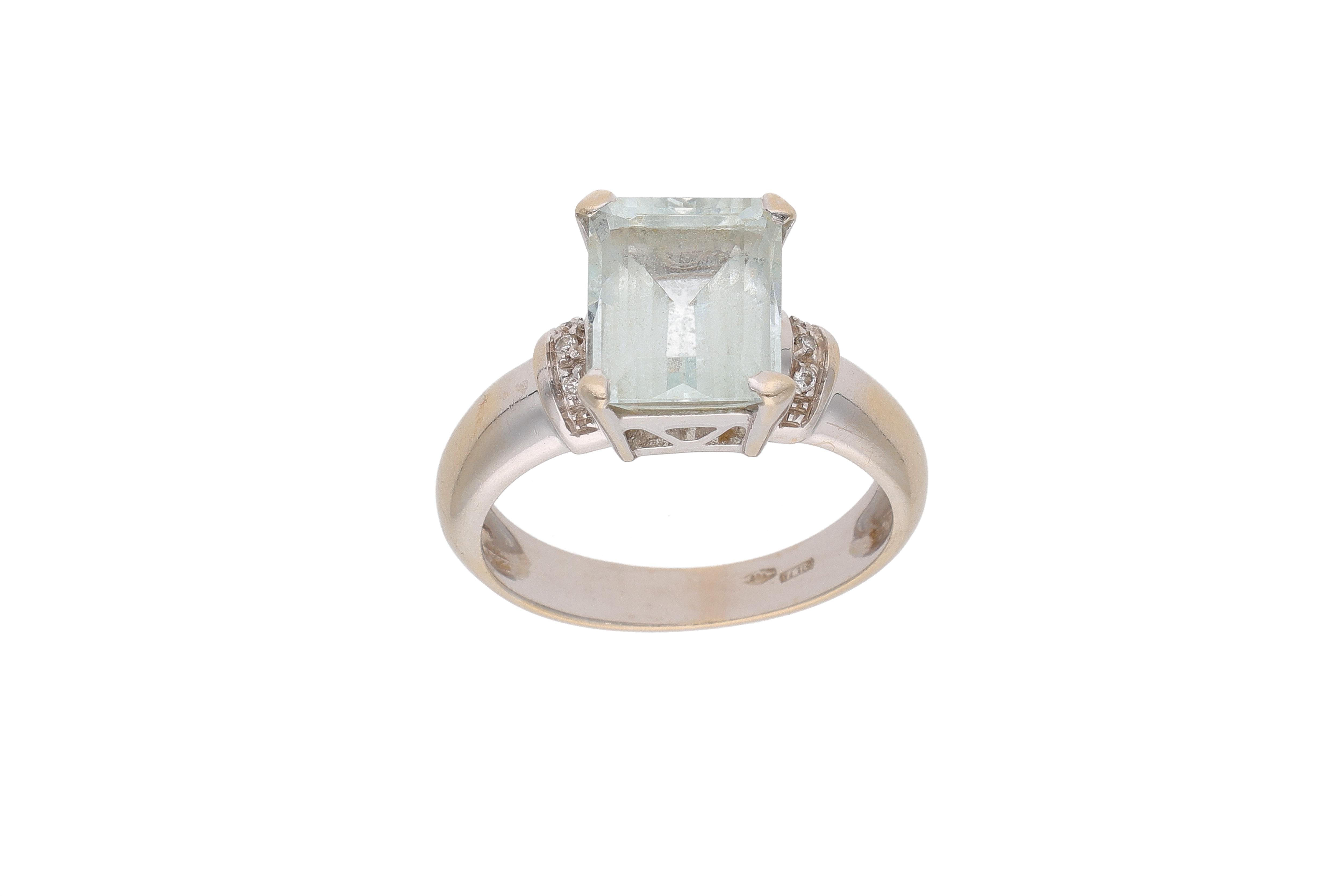 Anello con diamanti e acquamarina - Asta Preziosi