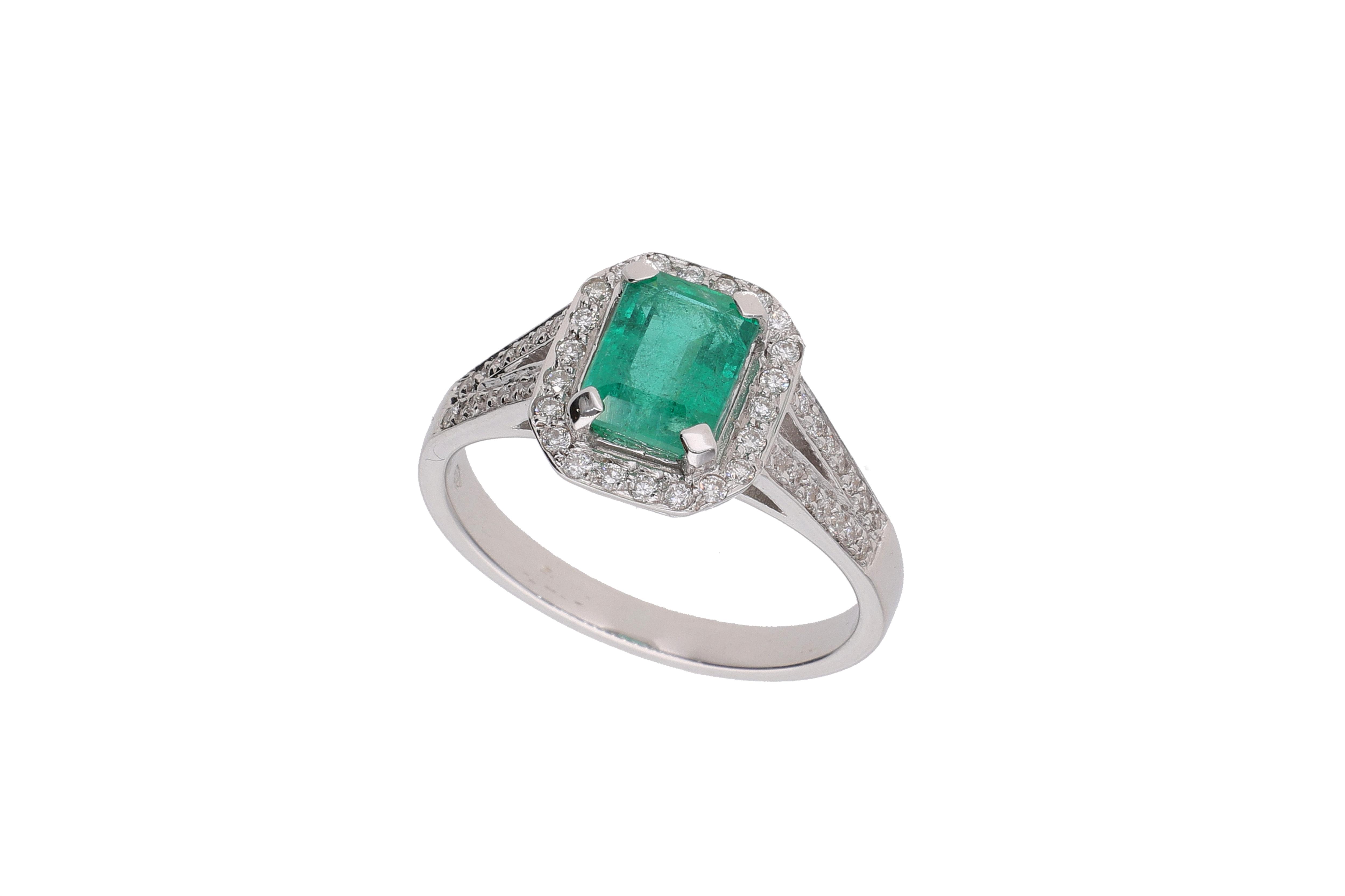Anello con smeraldo e diamanti - Asta Preziosi