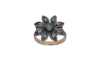 Anello a margherita - Asta Preziosi Anello a margherita - Asta Preziosi