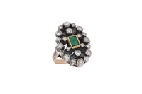Anello con smeraldo e diamanti - Asta Preziosi Anello con smeraldo e diamanti - Asta Preziosi