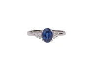 Anello con zaffiro e diamanti - Asta Preziosi Anello con zaffiro e diamanti - Asta Preziosi