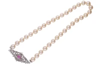 Collana di perle coltivate con diamanti e rubino - Asta Preziosi